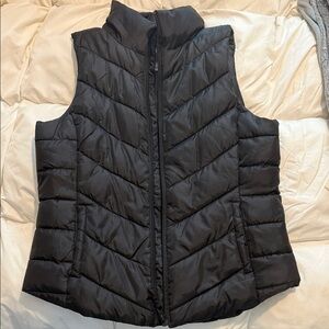 Women's Black Puffer Vest